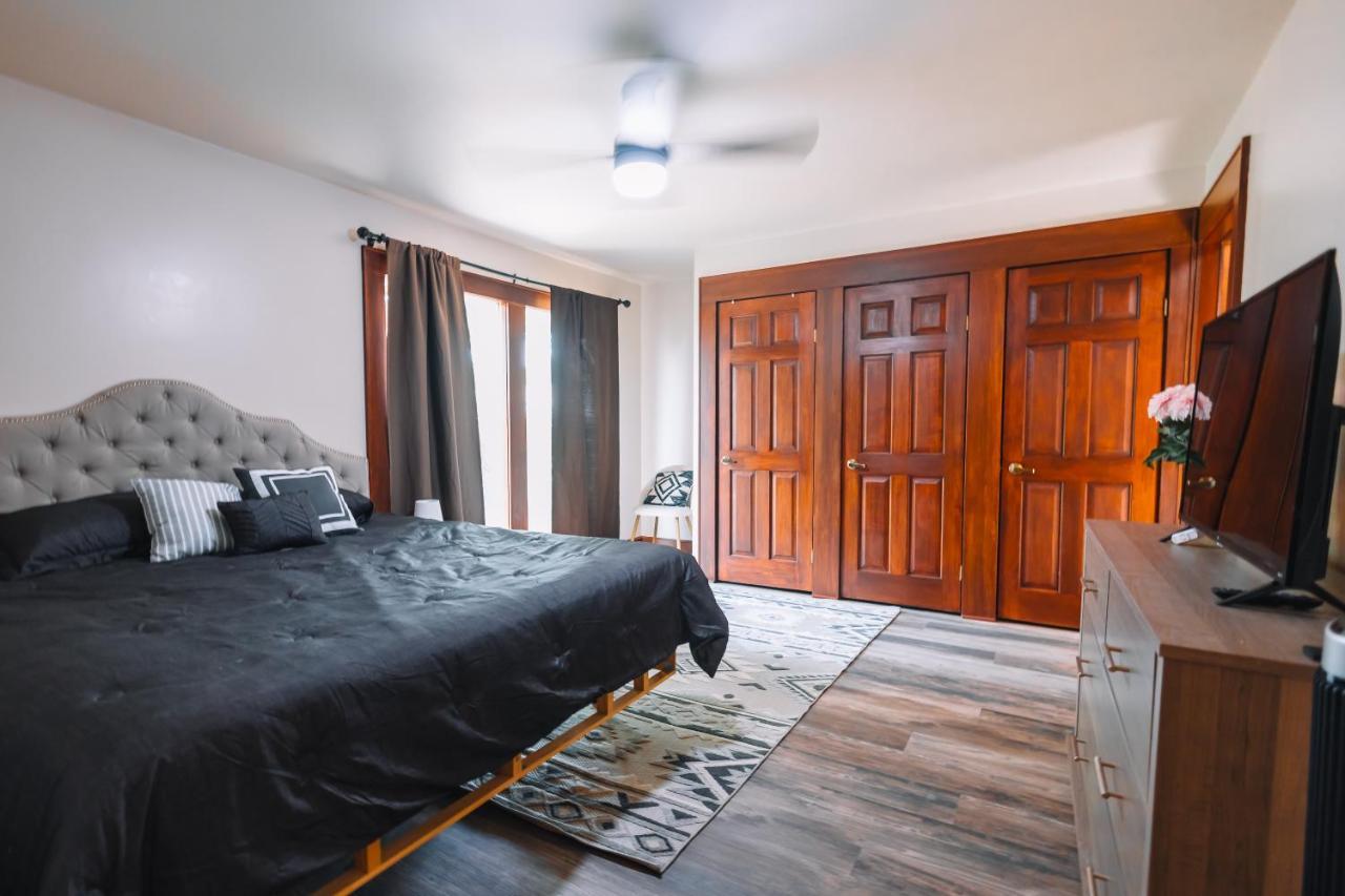 Downtown Escape Great For Large Families & Groups Βίλα Sugarcreek Εξωτερικό φωτογραφία