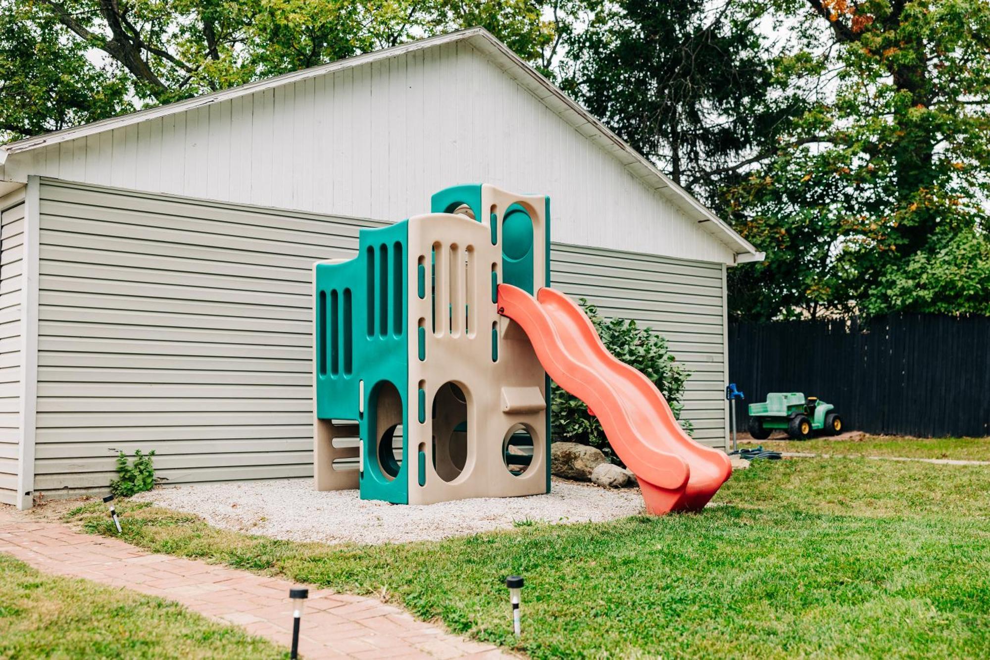 Downtown Escape Great For Large Families & Groups Βίλα Sugarcreek Εξωτερικό φωτογραφία