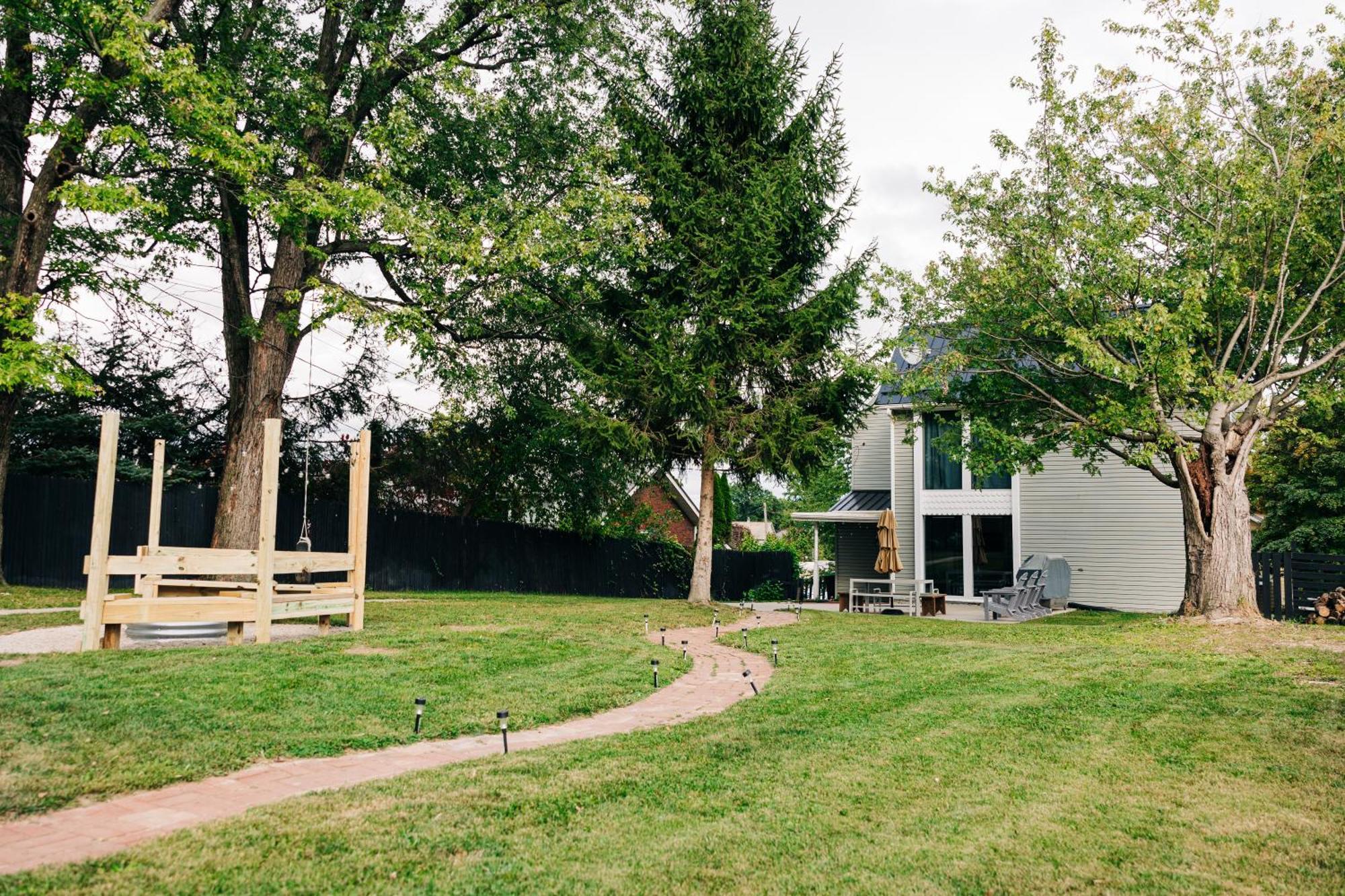 Downtown Escape Great For Large Families & Groups Βίλα Sugarcreek Εξωτερικό φωτογραφία