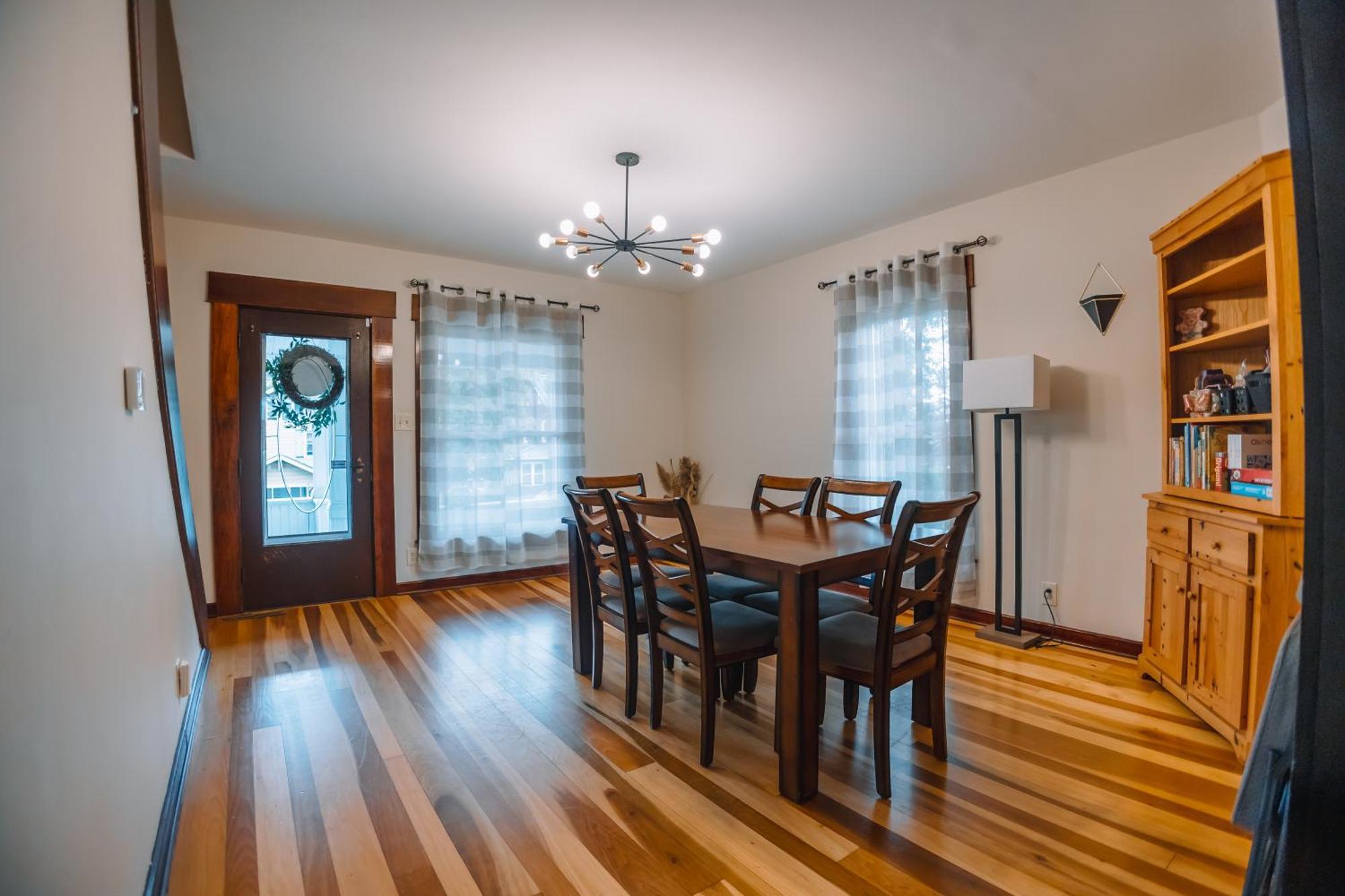 Downtown Escape Great For Large Families & Groups Βίλα Sugarcreek Εξωτερικό φωτογραφία